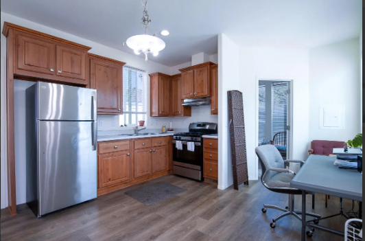 520 Pine Ave #5 - Photo 3 of 12