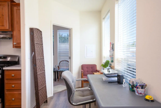 520 Pine Ave #5 - Photo 5 of 12