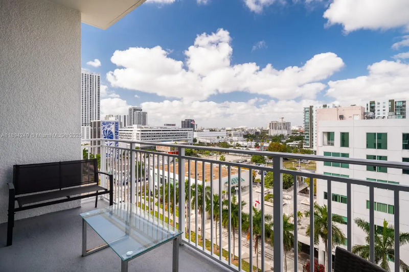 2275 Biscayne Blvd #905 - Photo 7 of 10