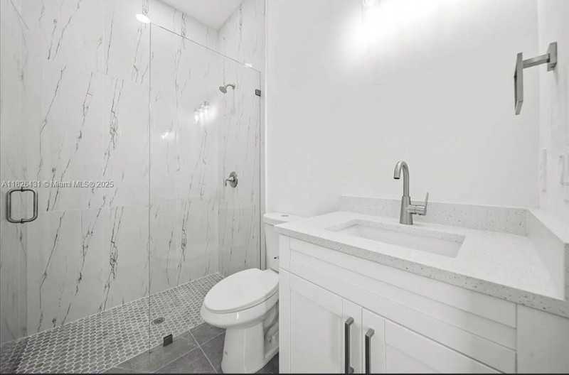 653 Stanley Ave S - Photo 2 of 12