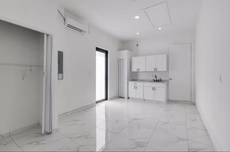 653 Stanley Ave S - Photo 3 of 12