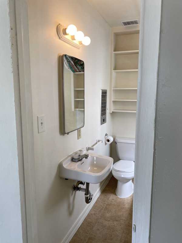 1311 N Madison St #4 - Photo 4 of 6