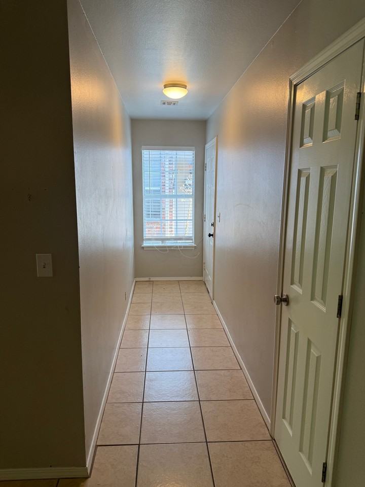 2411 W 91st St - Photo 4 of 19