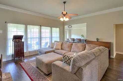 302 Haguewood Cir - Photo 4 of 19