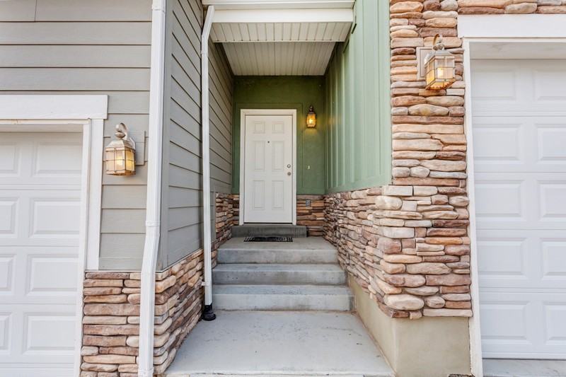 4299 N Cresthaven Ln - Photo 3 of 26