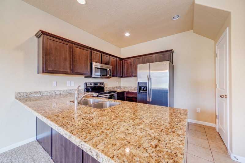 4299 N Cresthaven Ln - Photo 6 of 26