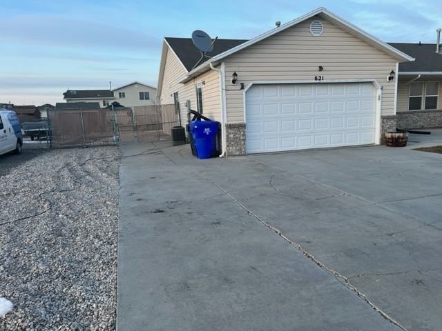 621 Hunter Way - Photo 2 of 16