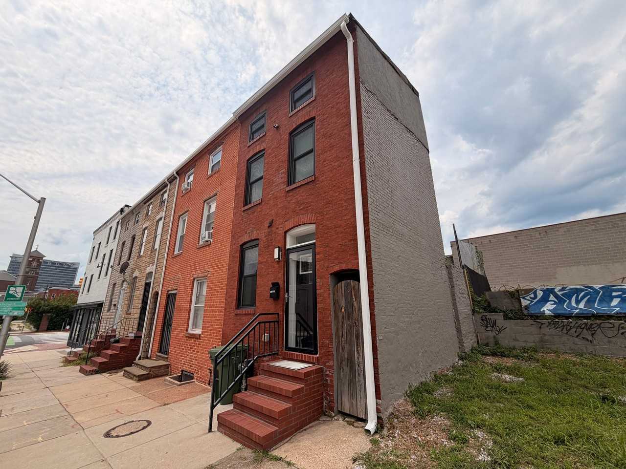 1310 Gough St - Photo 2 of 17