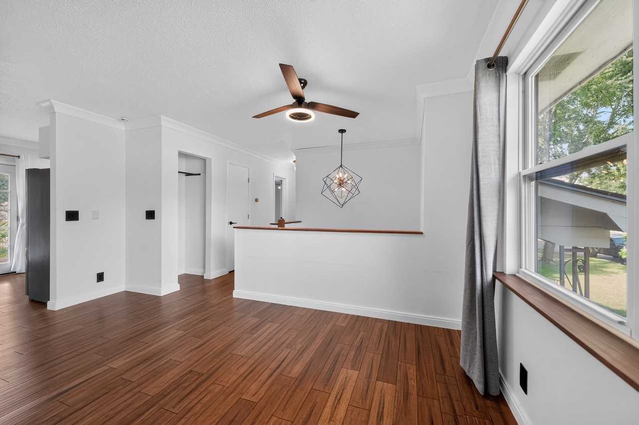 3906 Pickett Dr Sw - Photo 3 of 20