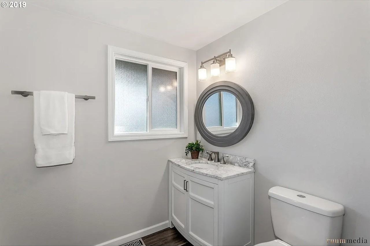 1098 Ne Kathryn St - Photo 5 of 12