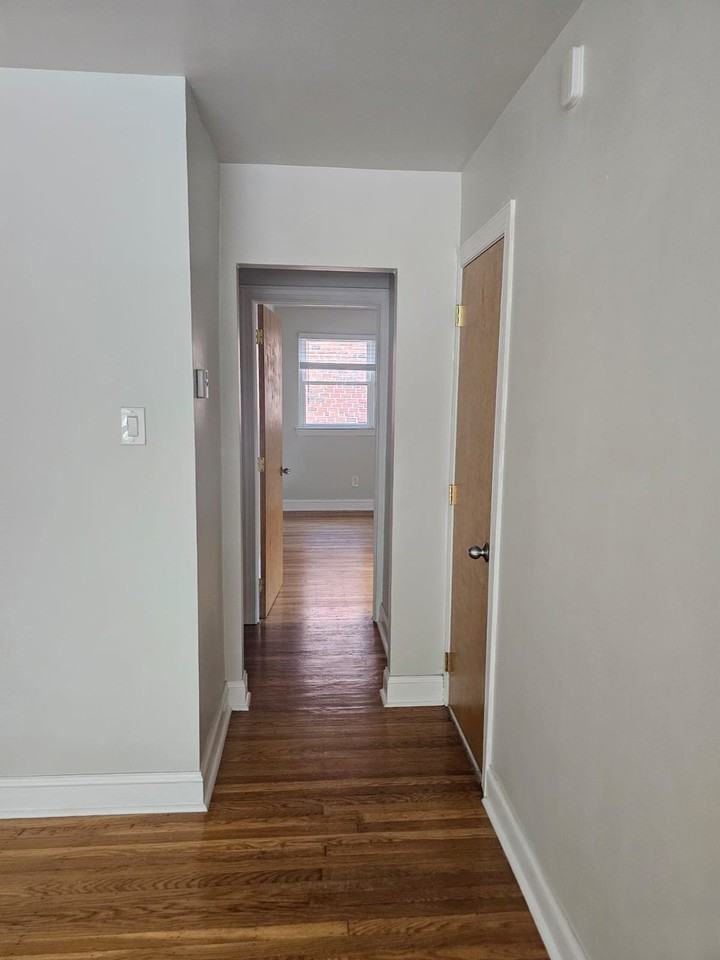 31 Saint Albans Ave #2ndFL - Photo 2 of 4
