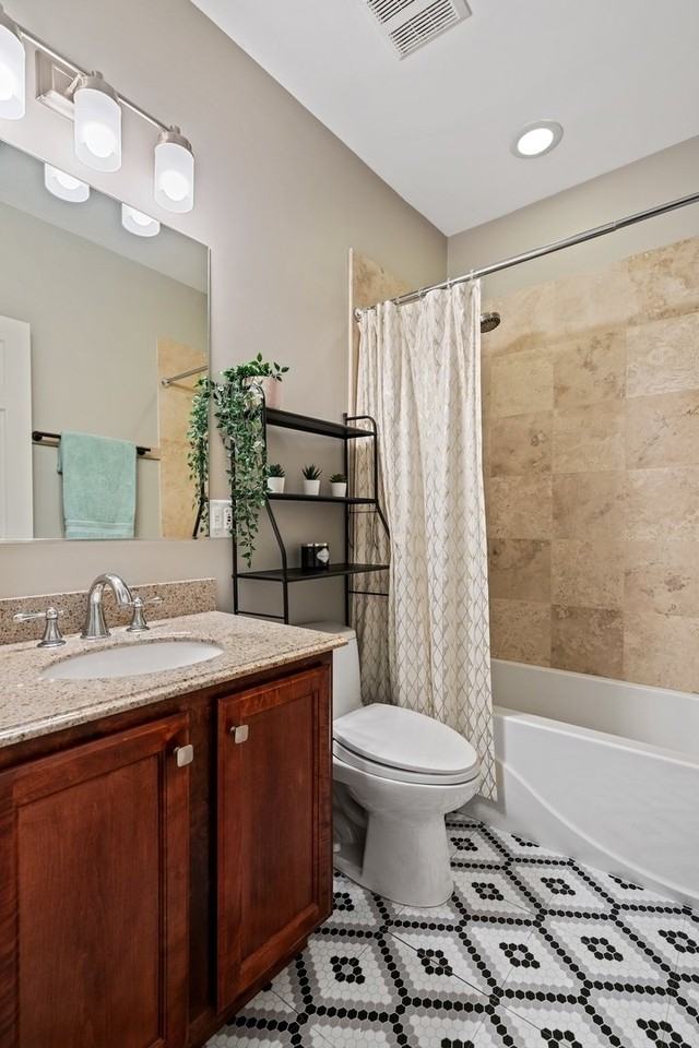 2713 W Augusta Blvd #2 - Photo 4 of 11