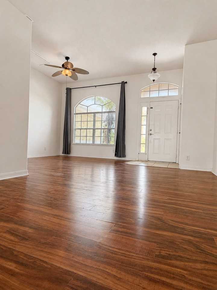 3371 Freedom Ave Sw - Photo 2 of 15