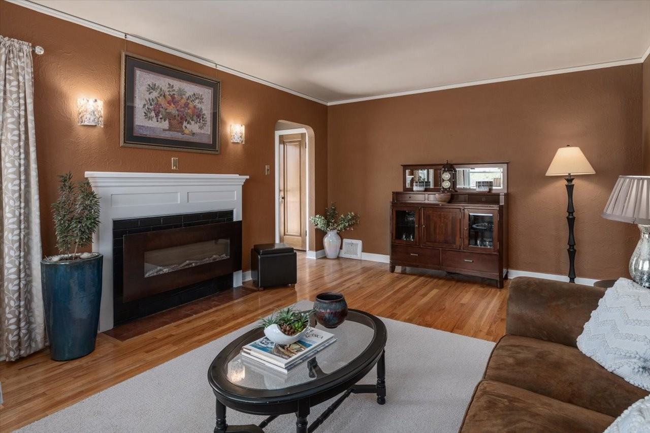 3622 Carey Ave - Photo 2 of 9