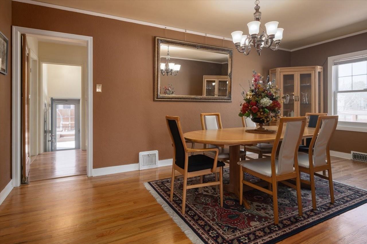 3622 Carey Ave - Photo 3 of 9