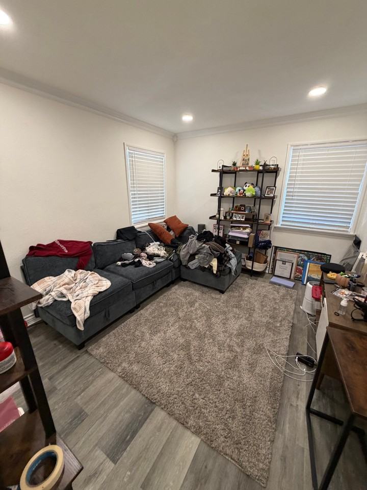 13944 Hartland St - Photo 2 of 6