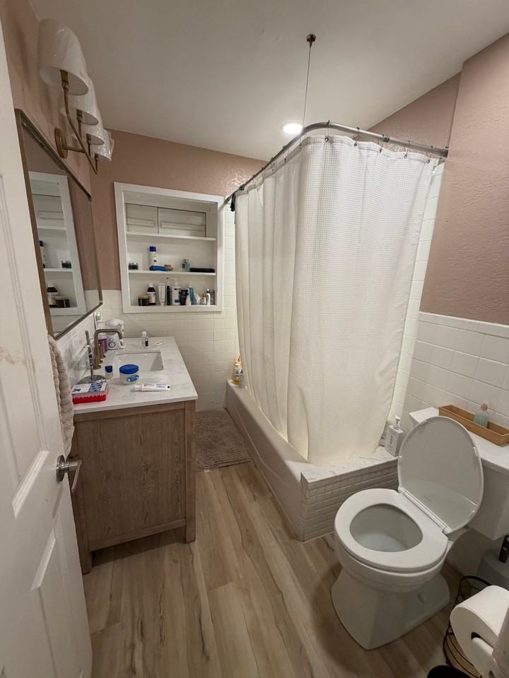 13944 Hartland St - Photo 3 of 6