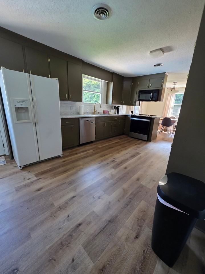119 Woodcrest Ln - Photo 2 of 9