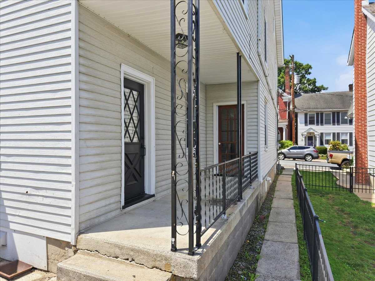 315 2nd St - Photo 6 of 20