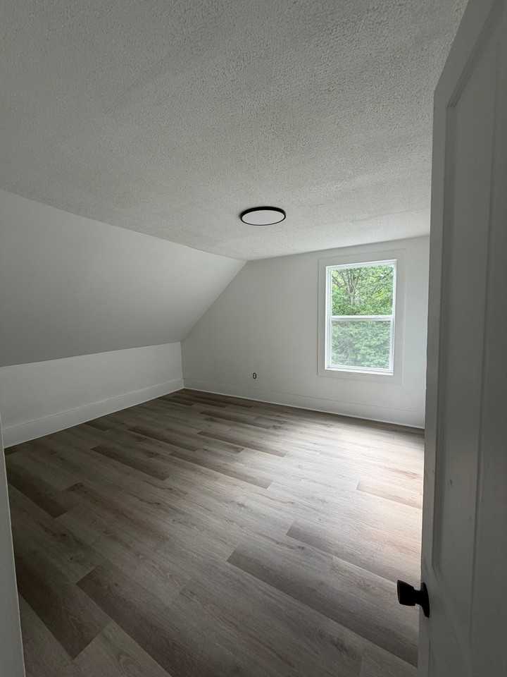 11699 Peckham St - Photo 3 of 11