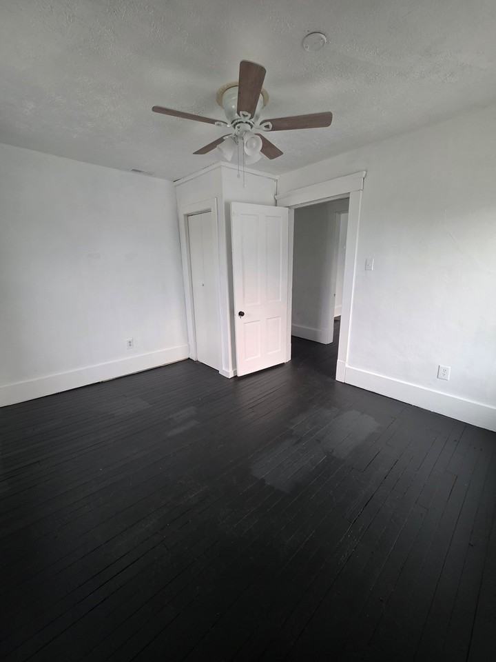 2326 N Ridge Rd - Photo 7 of 14