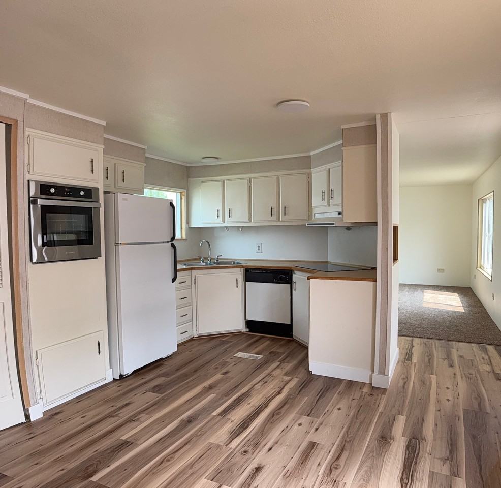 1840 Chestnut St - Photo 5 of 13