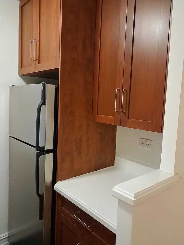 235 E 46th St #5E - Photo 4 of 5
