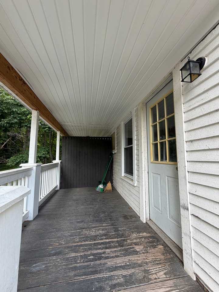 11695 Peckham St - Photo 2 of 10