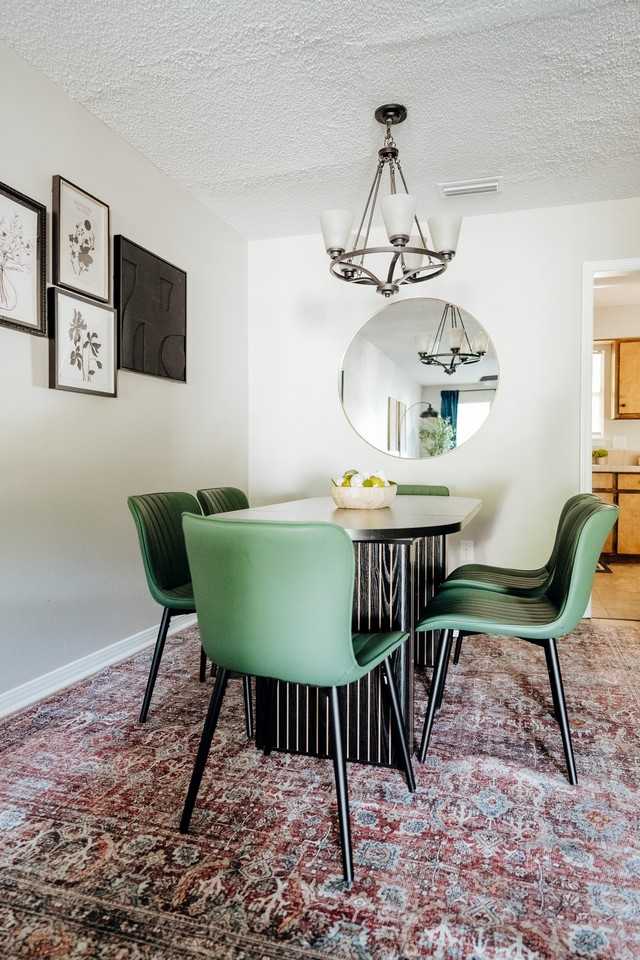 906 Dickenson Ave - Photo 2 of 8