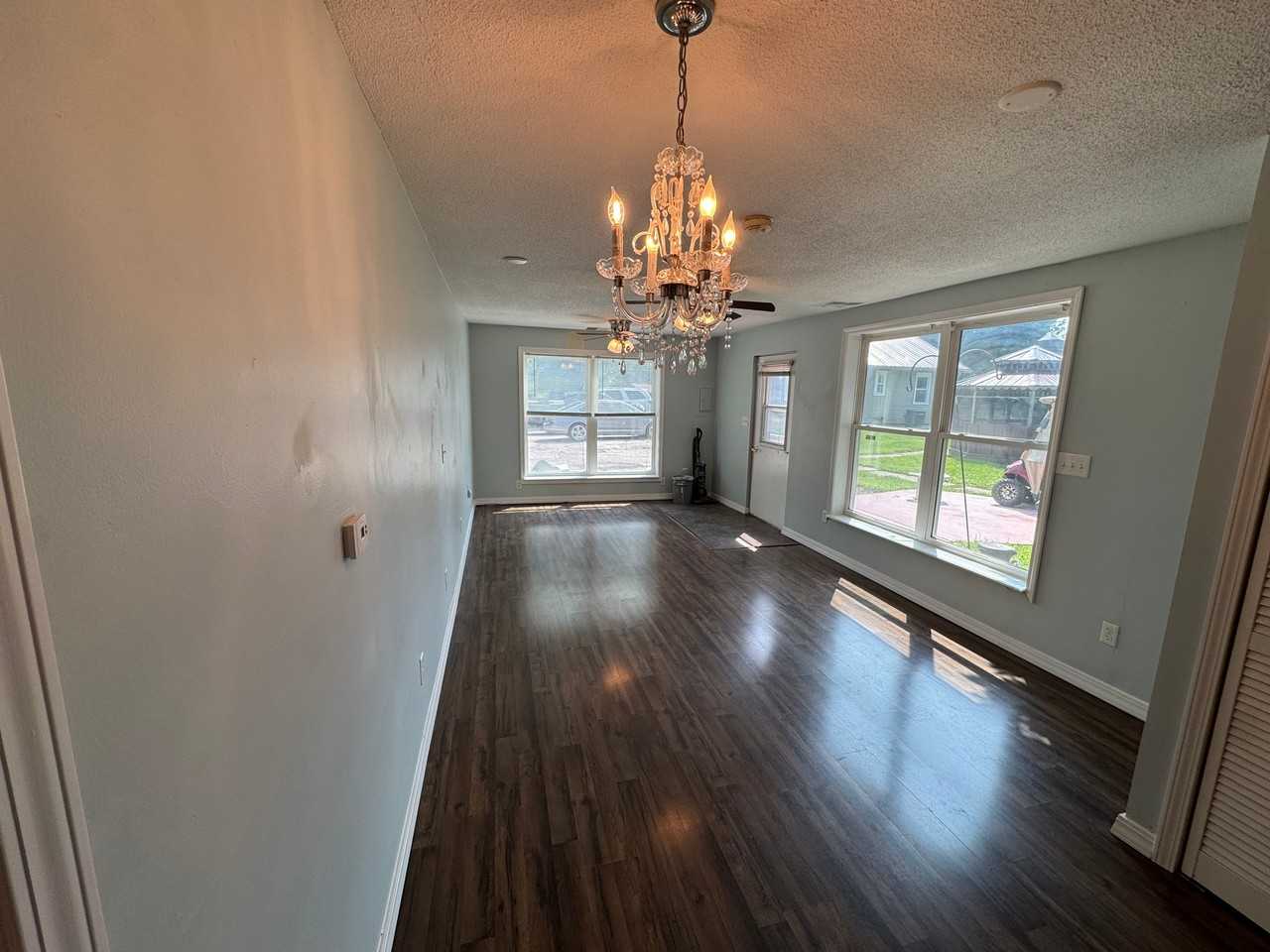 6815 Curran Rd - Photo 3 of 10