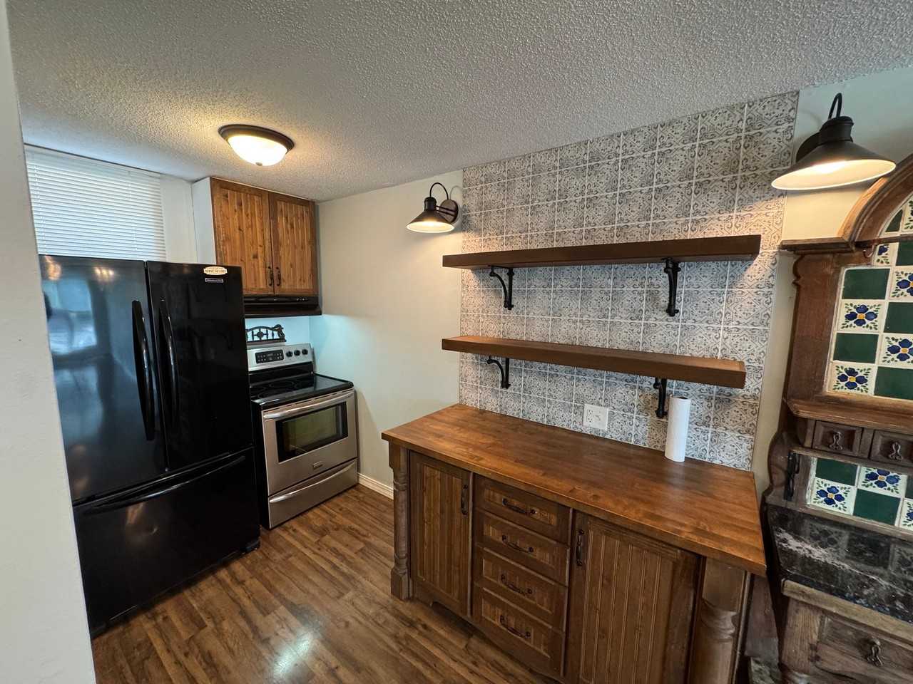 6815 Curran Rd - Photo 6 of 10