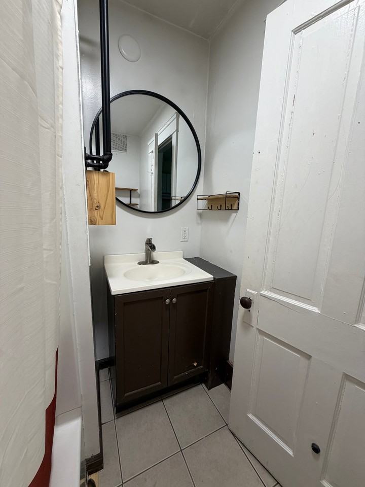 11697 Peckham St - Photo 2 of 6