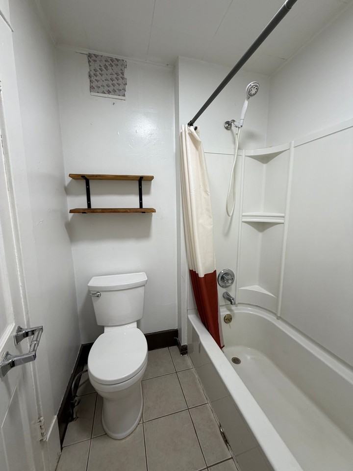 11697 Peckham St - Photo 3 of 6