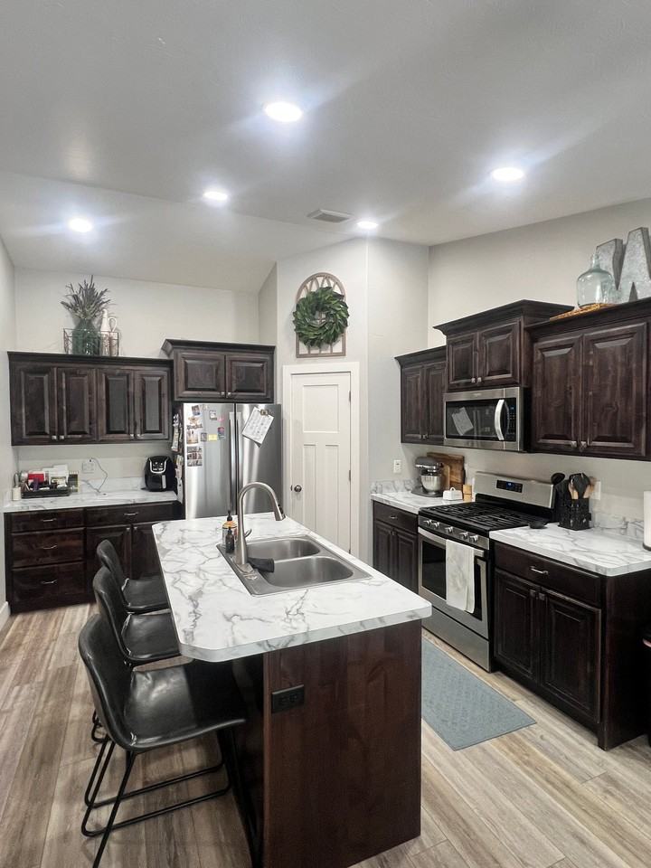 1181 Ernest Dr - Photo 4 of 20