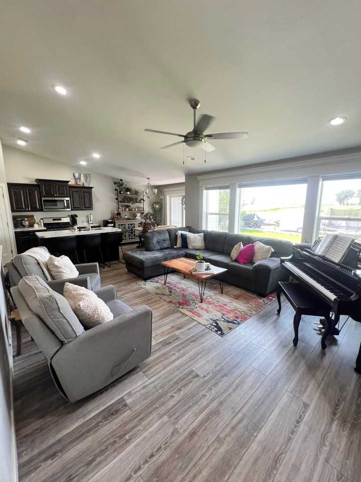 1181 Ernest Dr - Photo 5 of 20