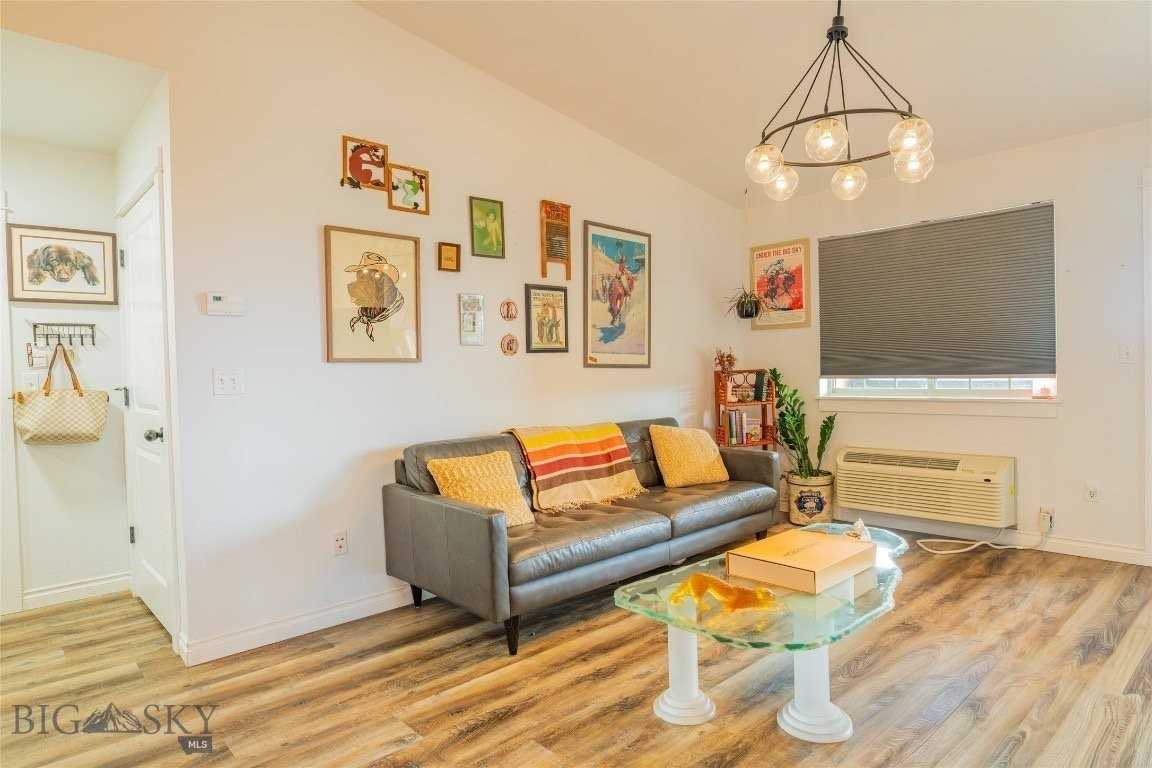 046450 Bembrick St - Photo 2 of 18