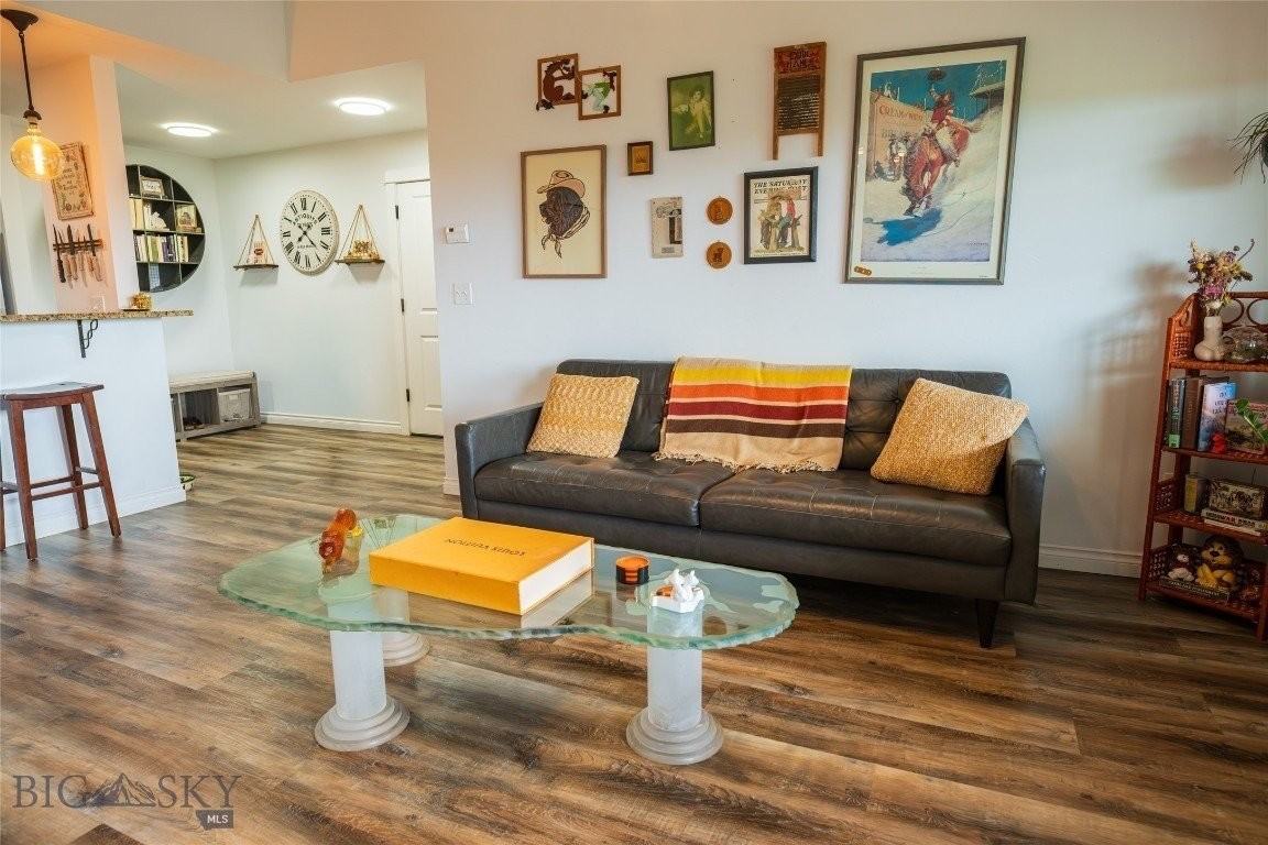 046450 Bembrick St - Photo 4 of 18