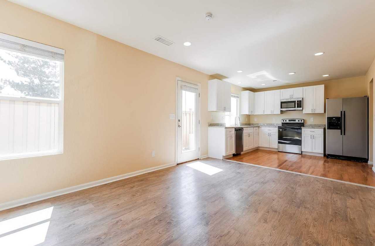 4505 Andes St - Photo 3 of 10