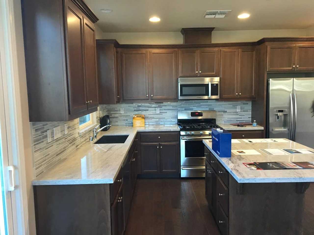2347 Carbondale Way - Photo 5 of 10