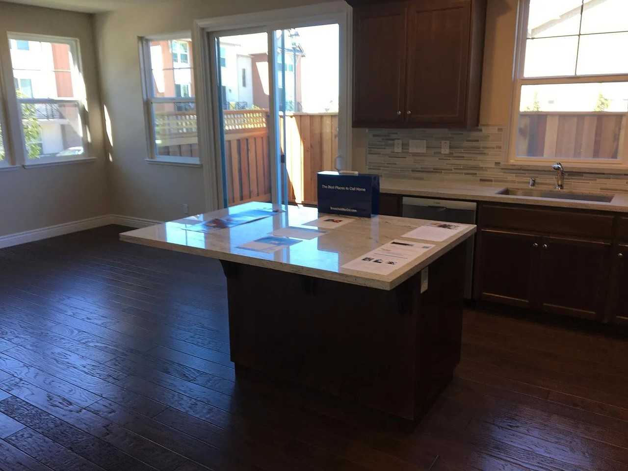 2347 Carbondale Way - Photo 6 of 10