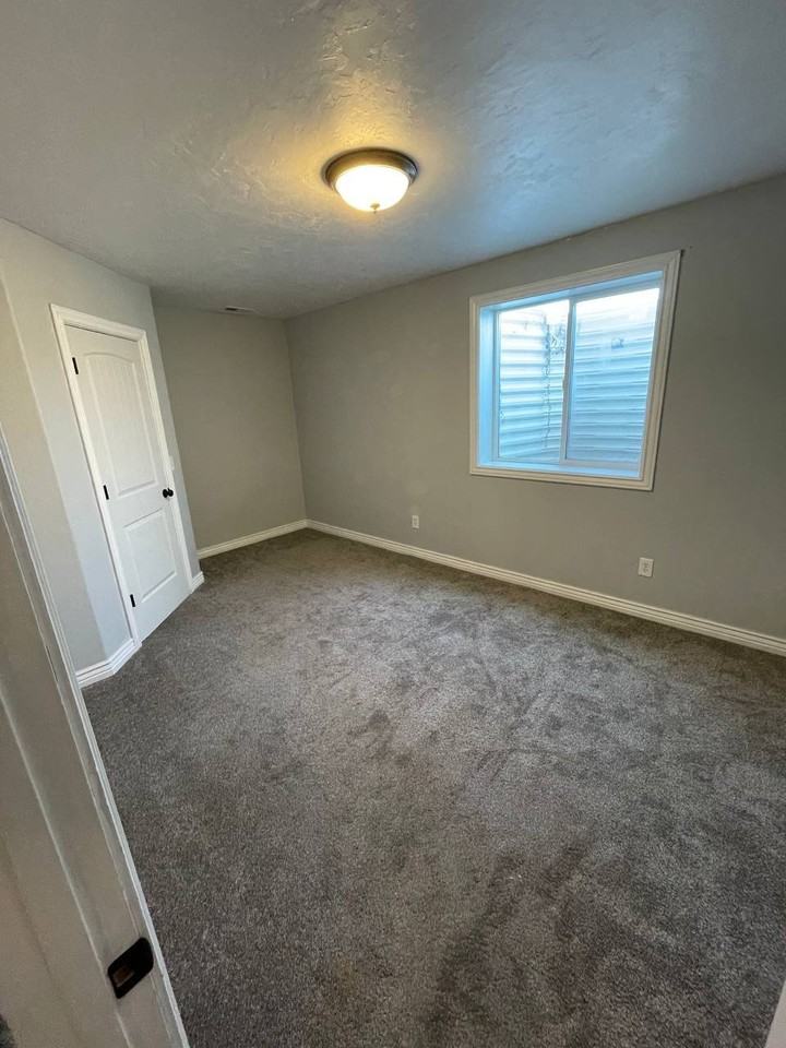 5882 E Iona Rd - Photo 6 of 11