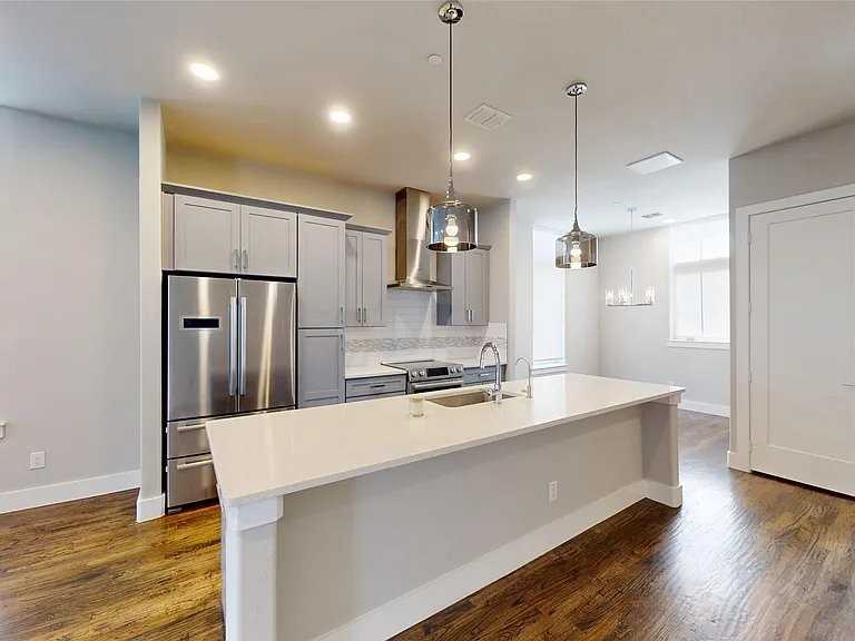 13228 Bee St - Photo 5 of 20