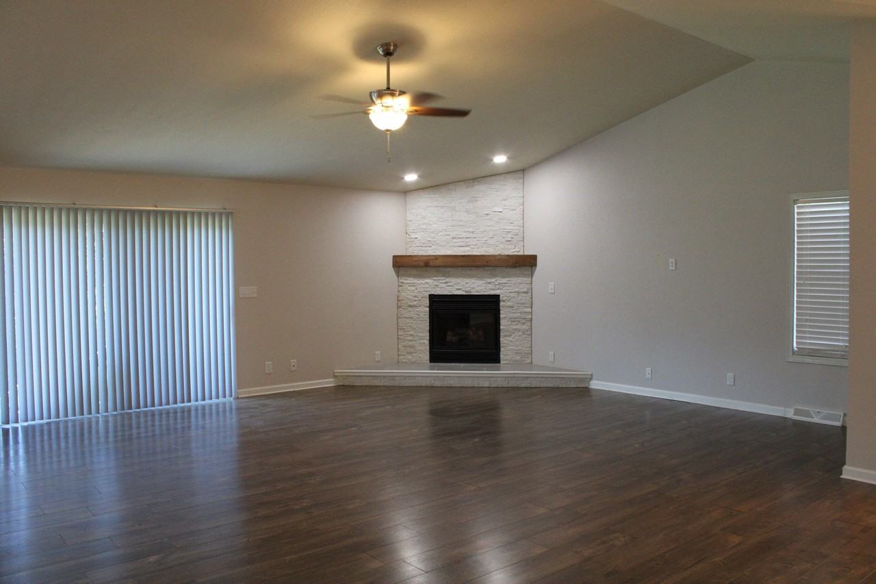 W1146 Marietta Ave - Photo 2 of 15