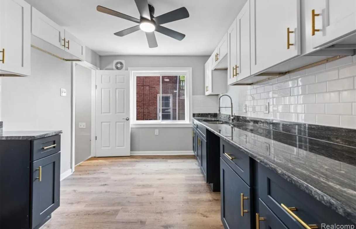 14811 Prevost St - Photo 3 of 6