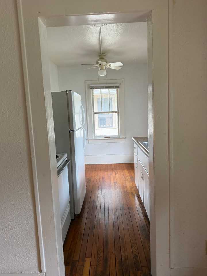 627 E Concord St - Photo 3 of 10