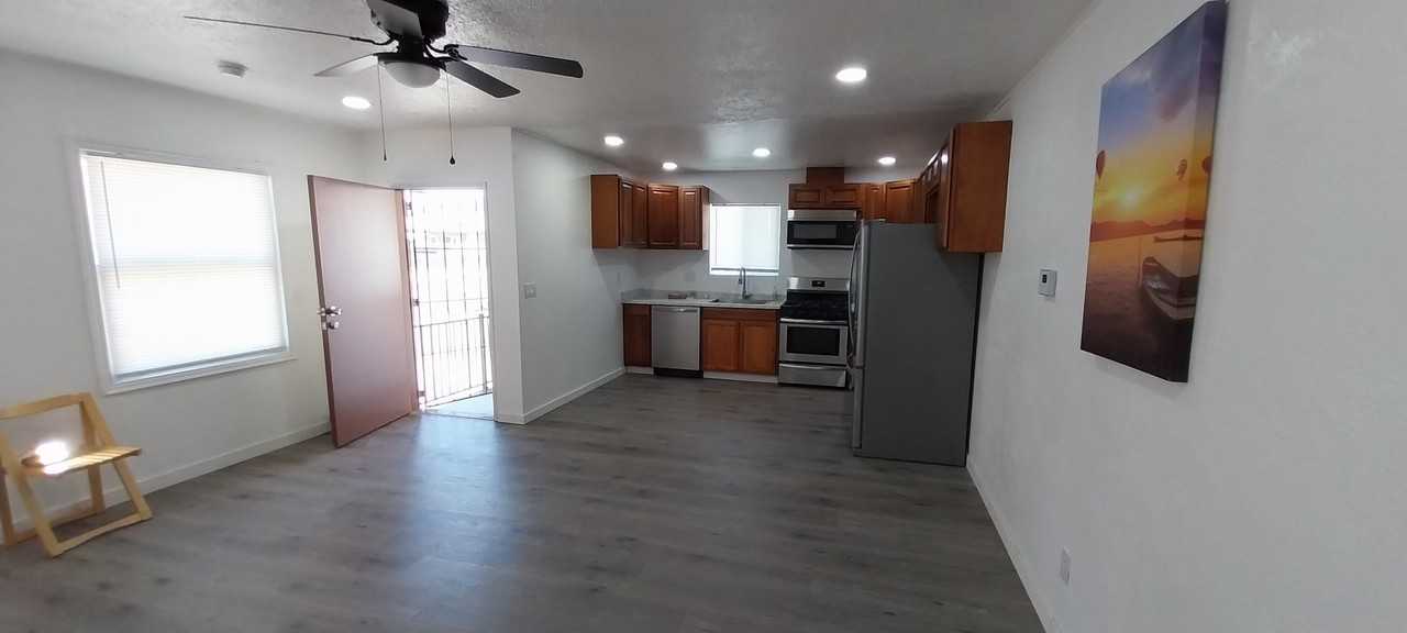 318 Taylor St - Photo 2 of 18