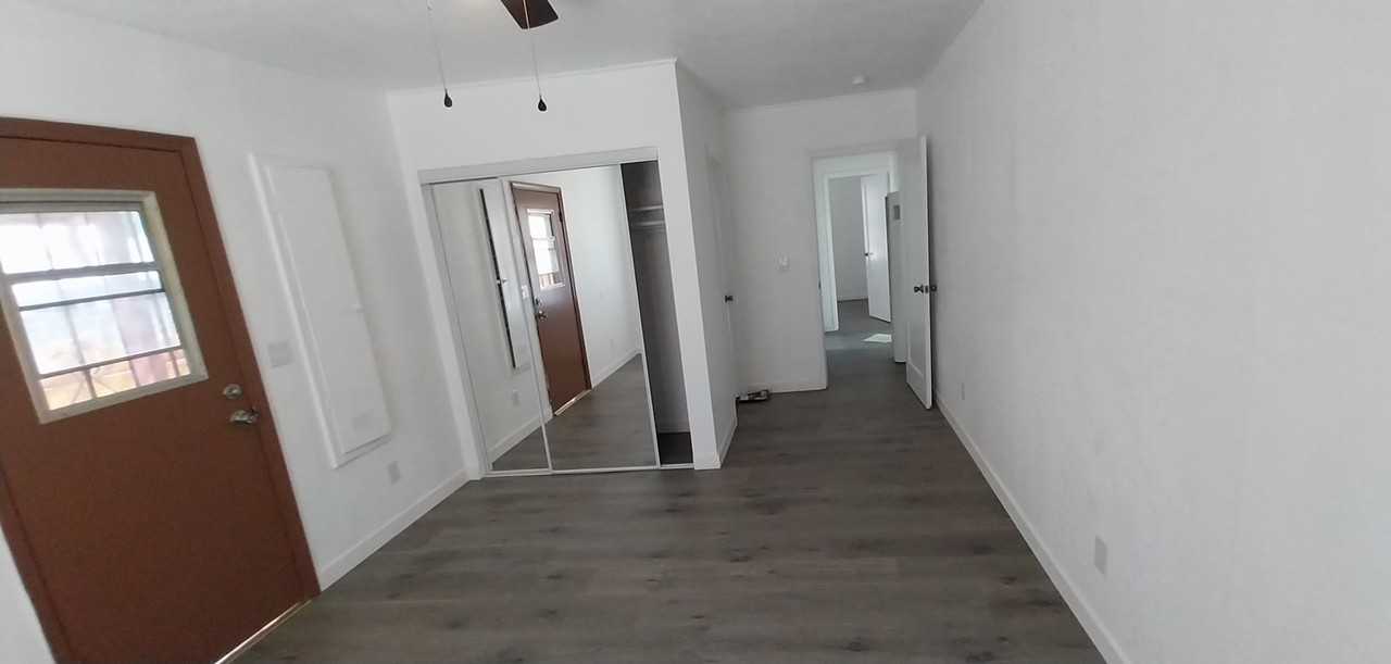 318 Taylor St - Photo 3 of 18