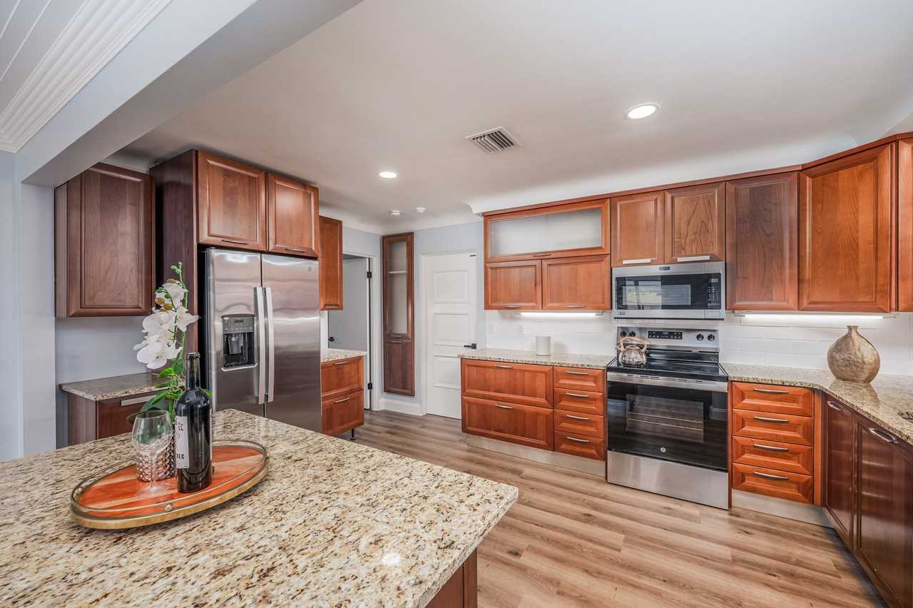 3372 Webber St - Photo 3 of 20