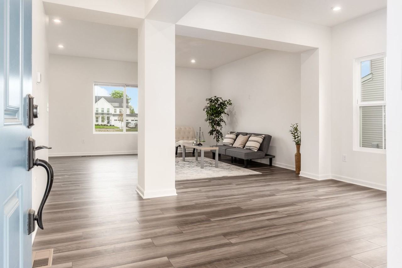 9041 Hawk Hill Way - Photo 6 of 48