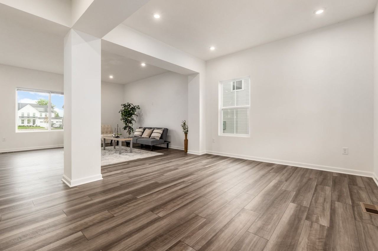 9041 Hawk Hill Way - Photo 7 of 48